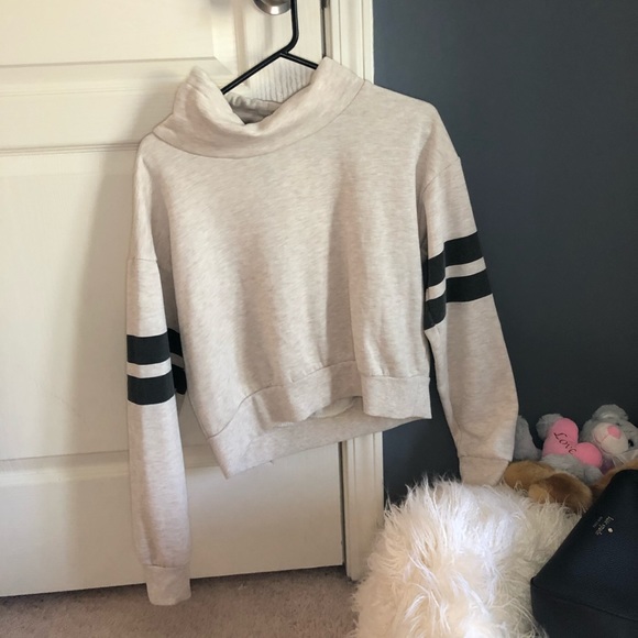 Cropped hoodie! - Picture 1 of 4